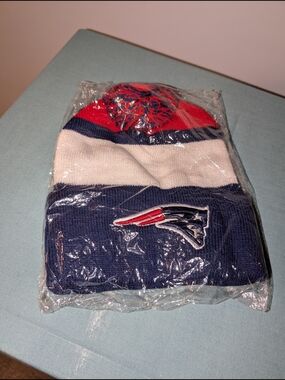 NFL New England Patriots Knit Pom Beanie - Navy/Red/White